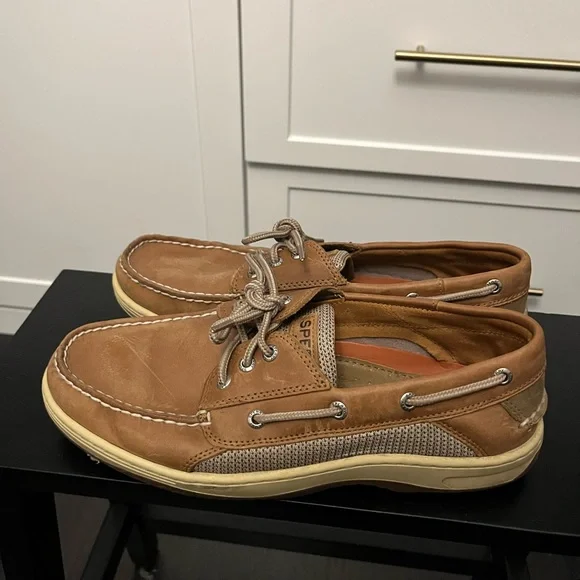 Sperry Tan Boat Shoes with Moccasin Construction and Non-Marking Soles - Picture 2 of 5